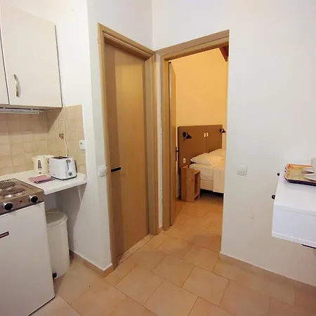 Aparthotel Anna Maria 3*