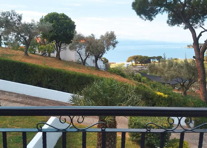 Aparthotel Anna Maria 3*