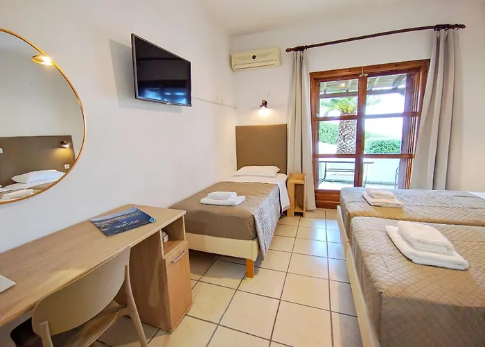 Aparthotel Anna Maria 3*