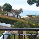 Ξενοδοχείο με διαμερίσματα Anna Maria 3*