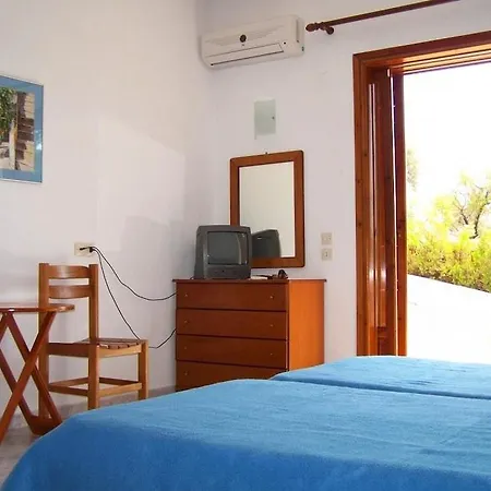 Anna Maria 2* أغيا باراسكيفي