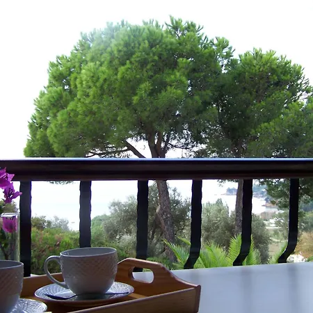 Anna Maria Lägenhetshotell Agia Paraskevi (Skiathos)