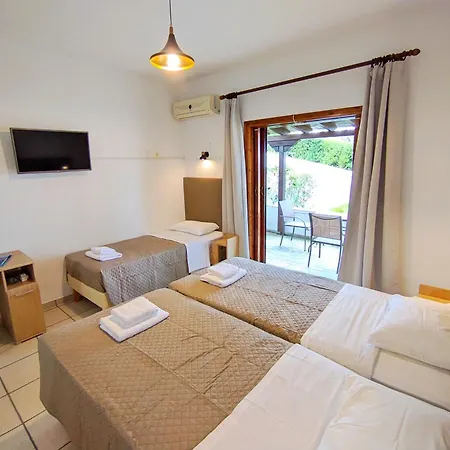 Anna Maria アギア・パラスケヴィ