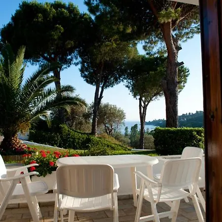 شقة فندقية Anna Maria 2*